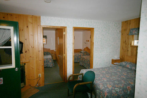 Spectacle Lake Lodge Банкрофт Экстерьер фото