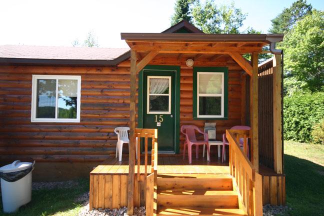 Spectacle Lake Lodge Банкрофт Экстерьер фото